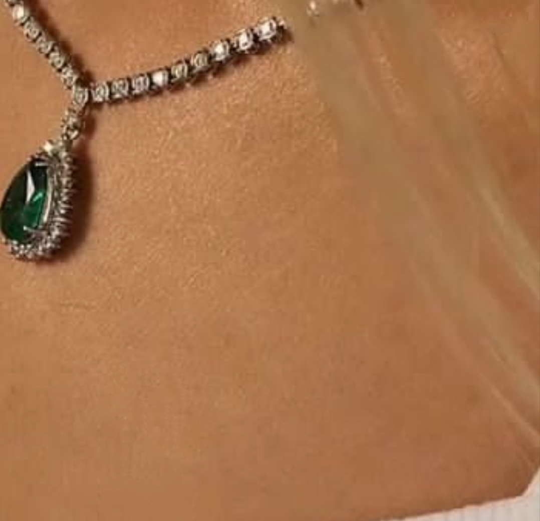 گردنی زمرد